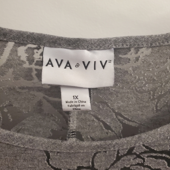 Ava & Viv Floral Print Top - Picture 2 of 6